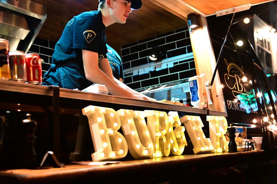 burger-van-hire-25