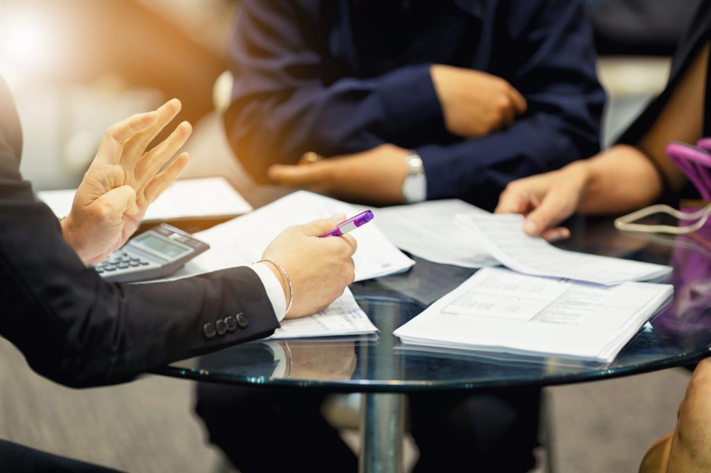 loan-consultant-1024x682-1